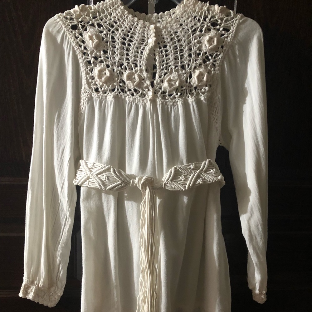 Saks fifth Avenue Crocheted top with a crocheted belt
